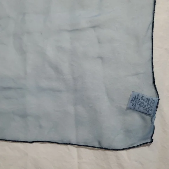 Vintage Scarf OLD NAVY Delicate Chiffon BLUE OMBRE Made In Italy 16" SQUARE - Picture 6 of 8
